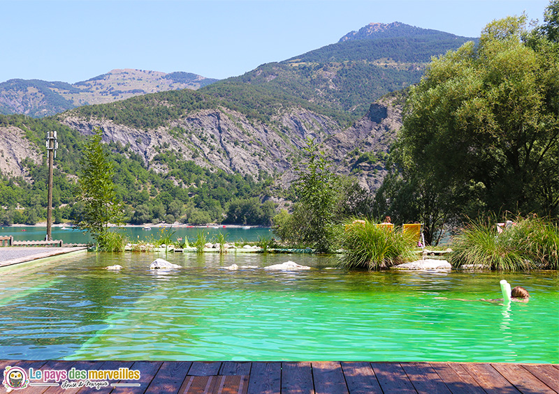 Piscine naturelle au camping du lac à Saint-Vincent-les-Forts