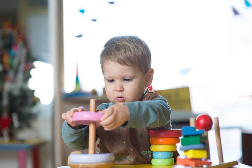 Jeu à empiler Montessori