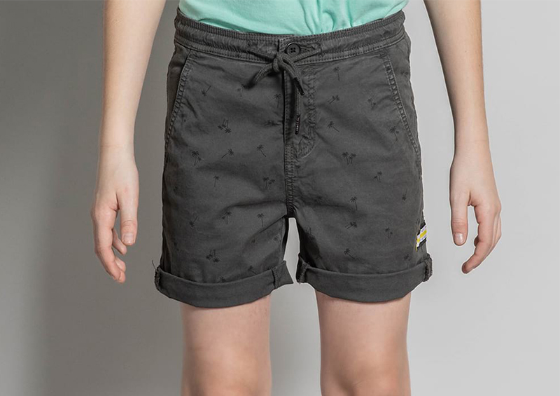 short à motifs palmiers pour garçon