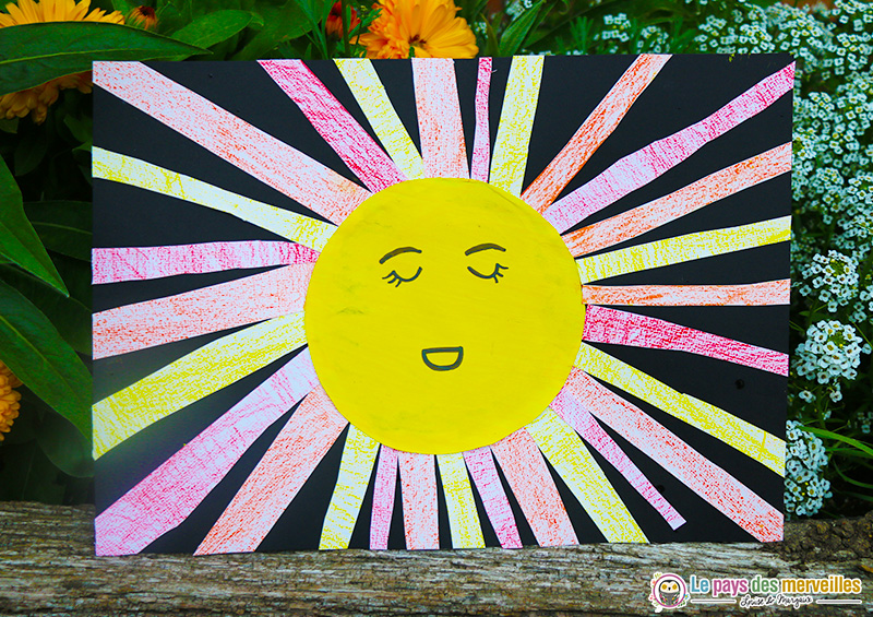 Soleil avec coloriage, découpage et collage de bandes de papier