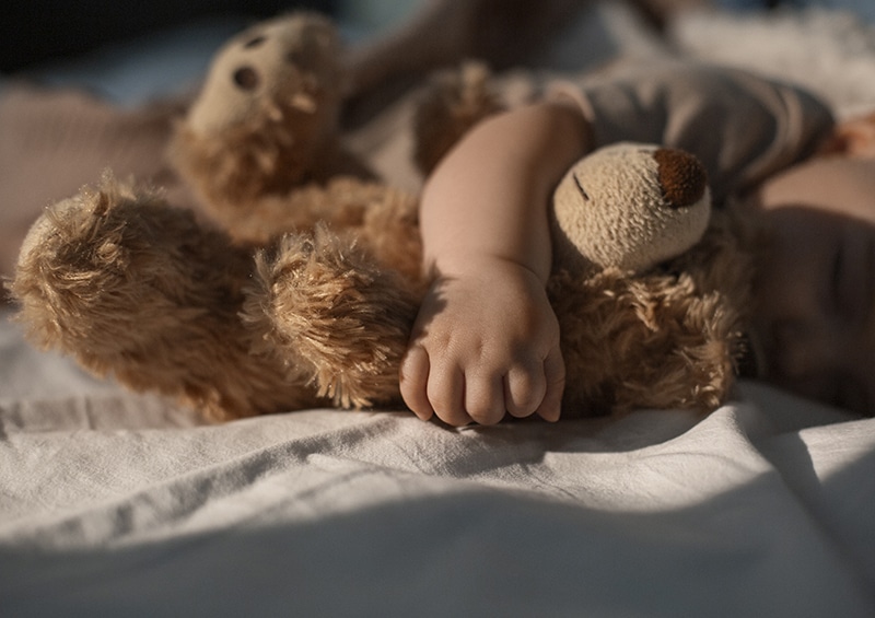 Sommeil apaisé bébé doudou