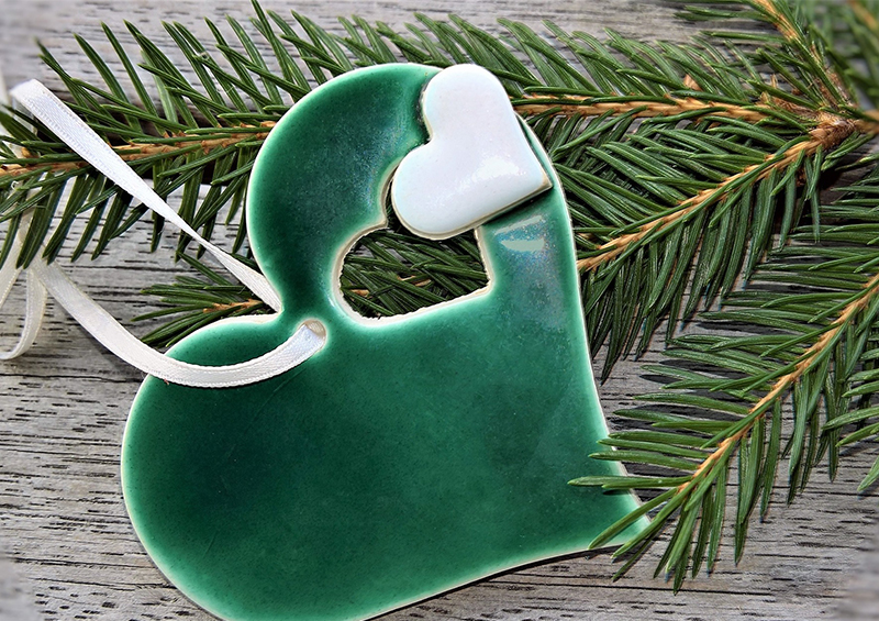 coeur en ceramique vert pour le sapin