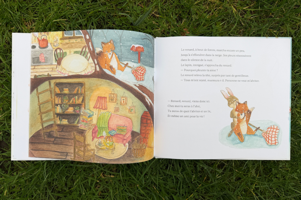 Intérieur du terrier chaleureux où le lapin accueille le renard, illustration douce à l’aquarelle de Un abri pour la nuit.